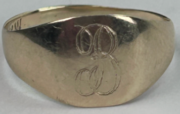 Gold Vintage Signet B Ring